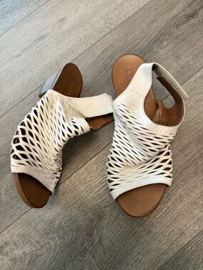 Bueno Lacey heeled slingback sandals white size 39